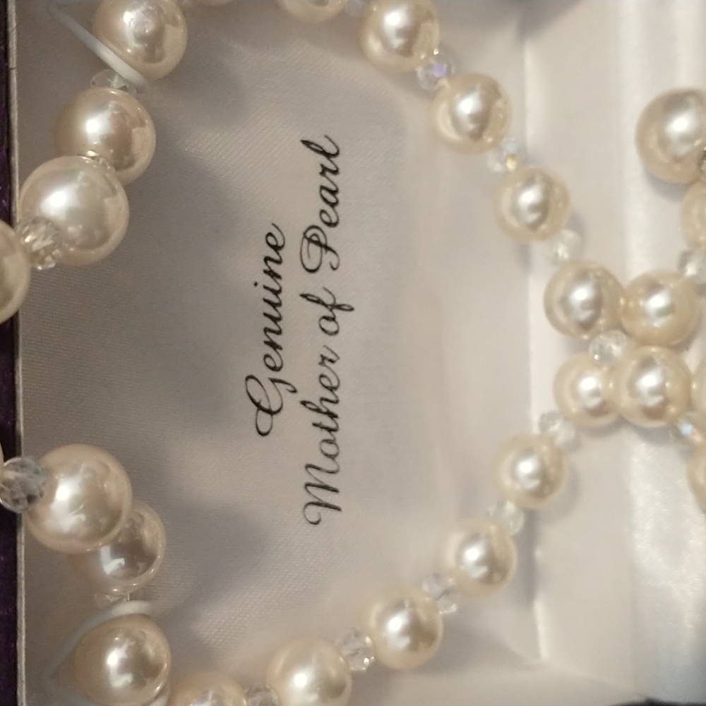 Genuine Mother of Pearl Set - Picture 3 of 3